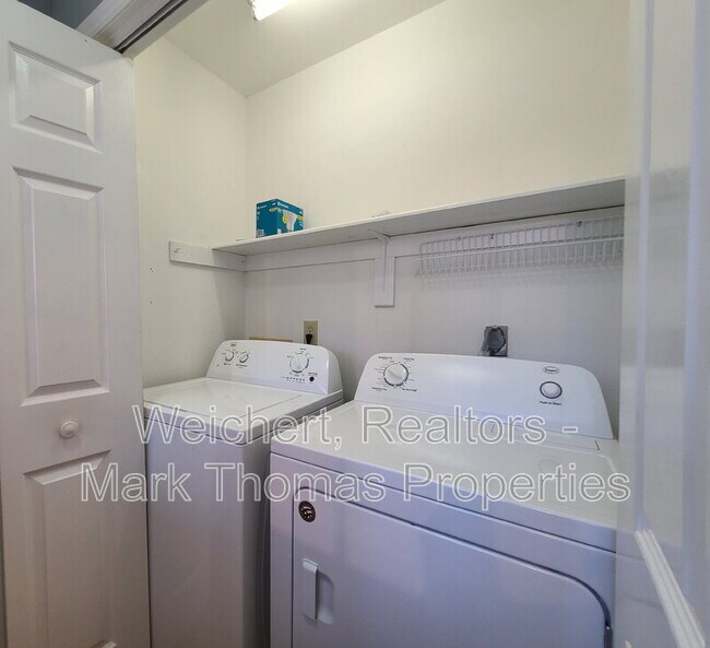 Building Photo - 110 Topsail Ct