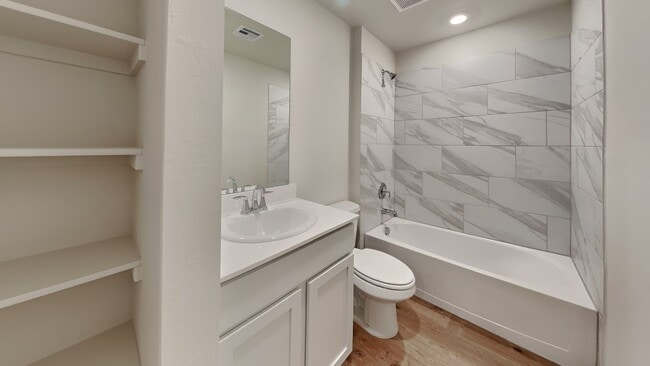 Building Photo - Very Nice 4 Bedroom 2 Bath Home in Yukon Schools