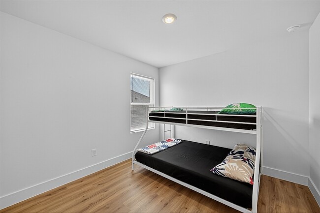 Building Photo - 27615 Seascape Vlg Dr