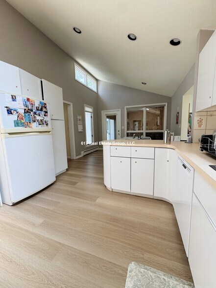 Building Photo - 55 Esty Farm Rd