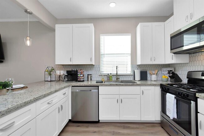 Building Photo - 5322 Avenue K