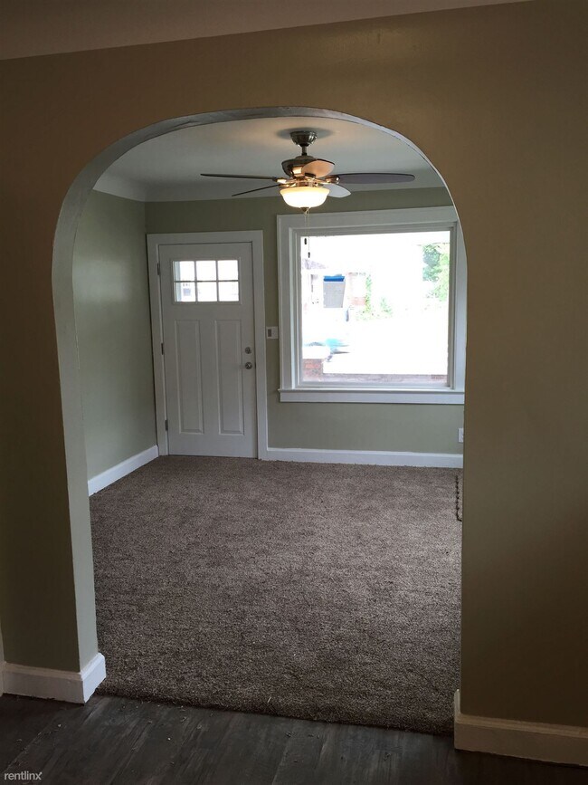 Building Photo - 3 br, 1 bath Duplex - 1637 Kalamazoo Ave S...