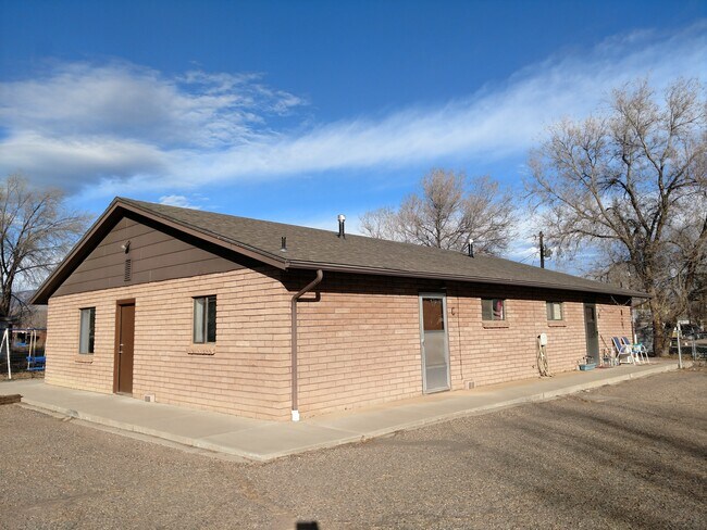Centrally located 4 Plex Unit - 610 N Orchard Ave