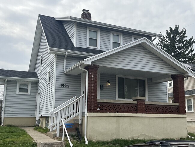 Building Photo - 1925 Brookline Ave