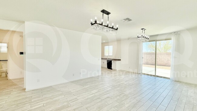 Building Photo - 40633 W Helen Ct