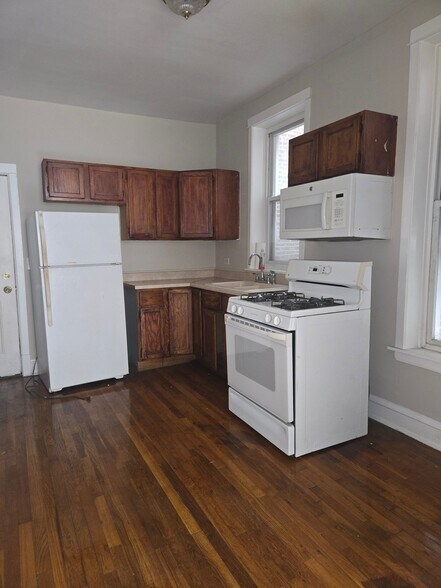 Building Photo - 2238 W 21st St