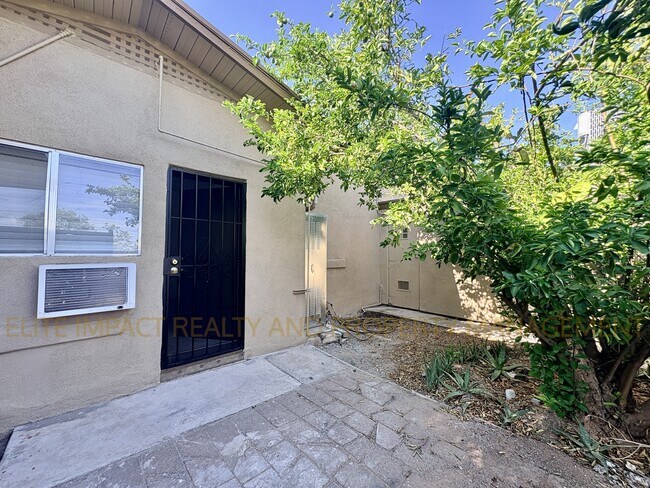 Building Photo - 2454 N Treat Ave