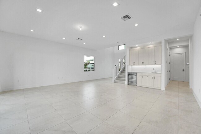 Building Photo - 13005 Feathering Wy