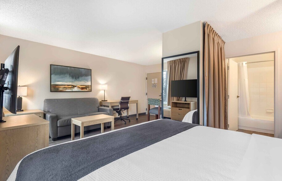 Building Photo - Furnished Studio-San Diego - Carlsbad Village by the Sea