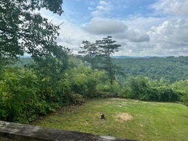 Building Photo - 498 Terry Ave