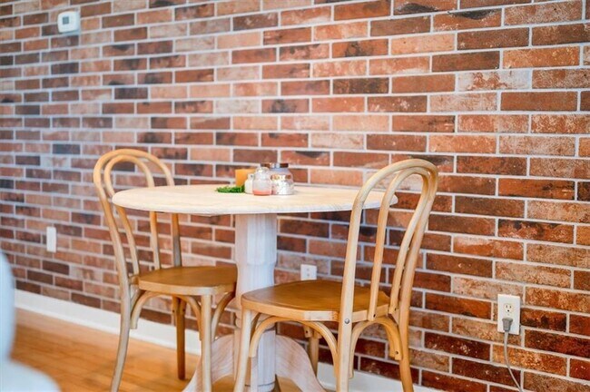 Building Photo - 2931 E 12th St