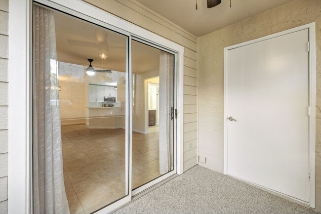 Building Photo - 9 Arbor Club Dr