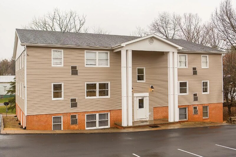 Building Photo - 620 Maryland Ave