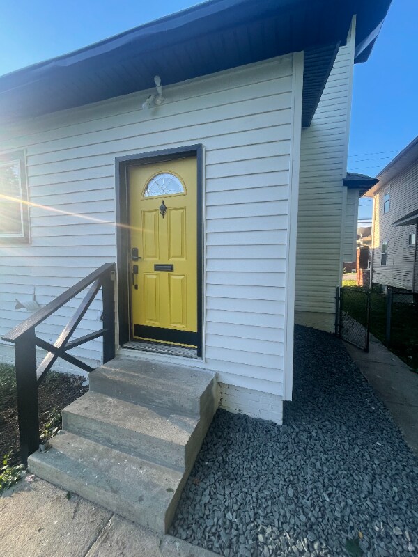 Building Photo - 4522 E Washington St