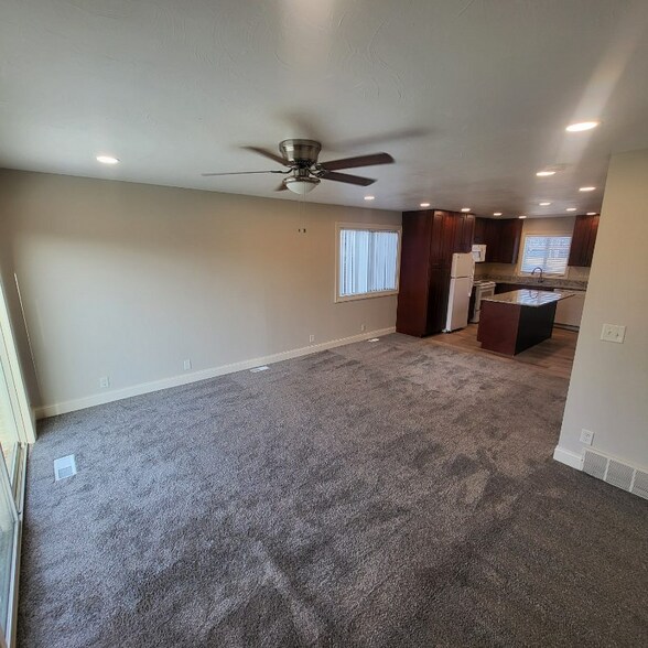 Building Photo - 4401 S 27th St