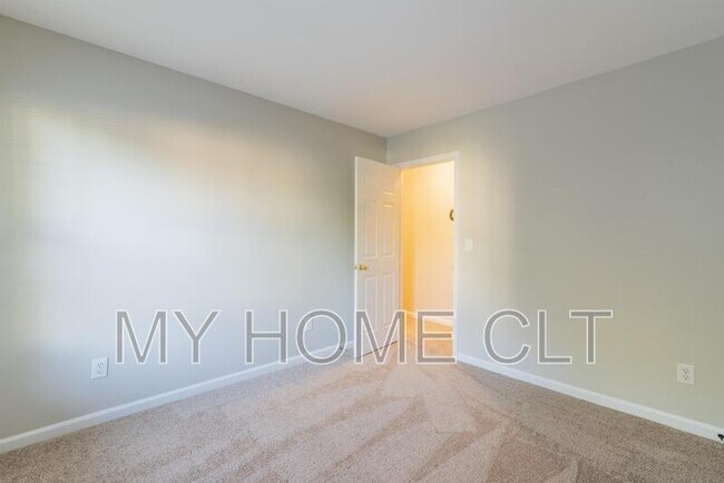 Building Photo - 12417 Ivey Creek Dr