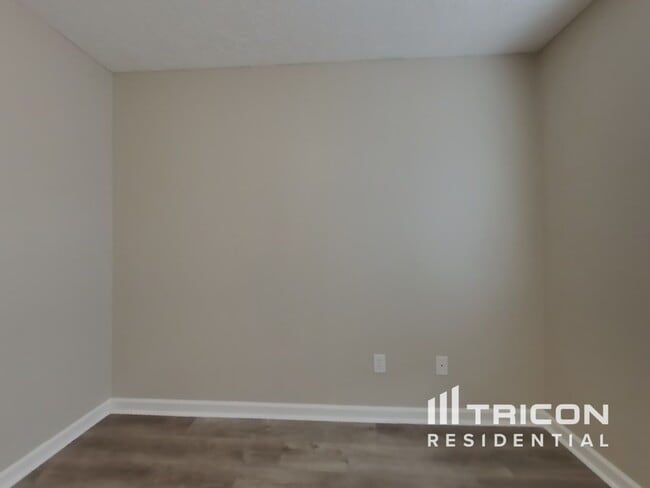 Building Photo - 581 Meadow Spring Dr