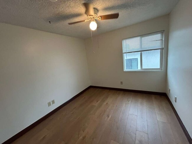 Upstairs Small Bedroom Left2 - 1328 9th St