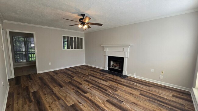 Building Photo - 123 Moss Creek Dr