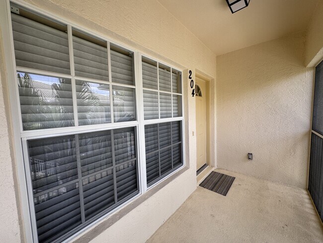 Building Photo - 200 Mirabella Cir