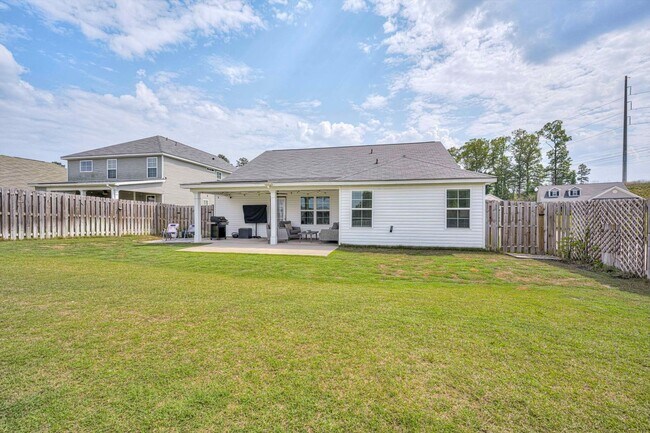 Building Photo - 858 Goodale Dr