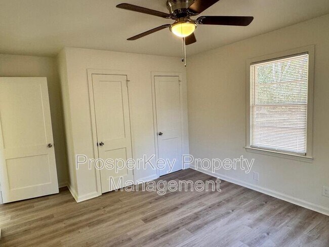 Building Photo - 4249 Lamore St