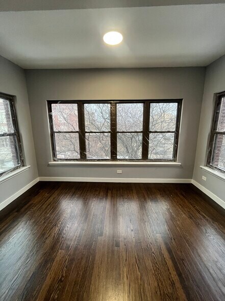 Building Photo - 7630 N Marshfield Ave