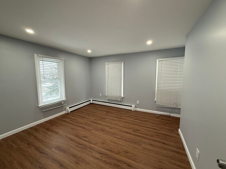 Building Photo - 45 Garfield St