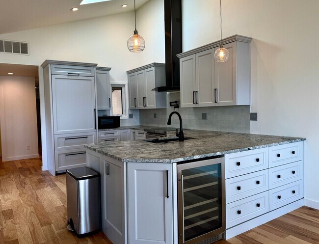 Building Photo - Stunning completely remodeled waterfront P...