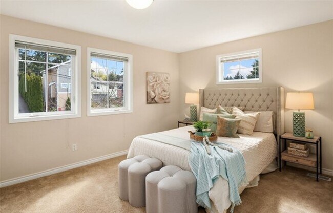 Building Photo - Impeccably Maintained and Wonderfully Updated Kenmore Home with 3 Bed and 2.5 Bath