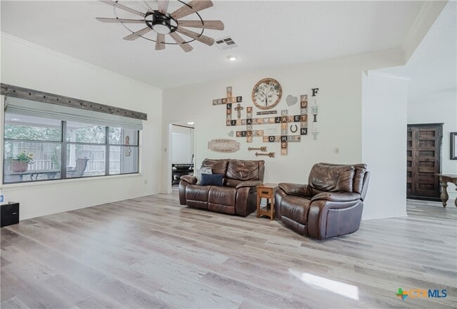 Building Photo - 1012 Pin Oak Dr