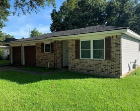 Building Photo - Pine Lane