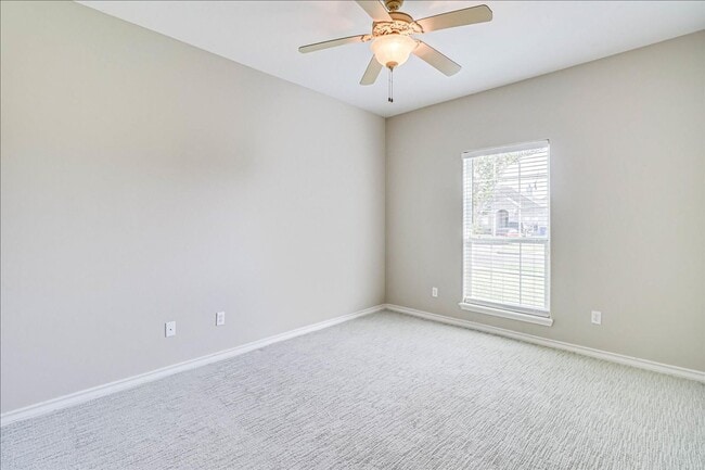 Building Photo - 5810 Aava Dr