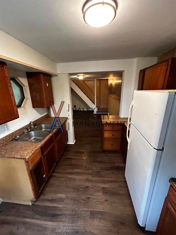 Building Photo - 34 cemetery street