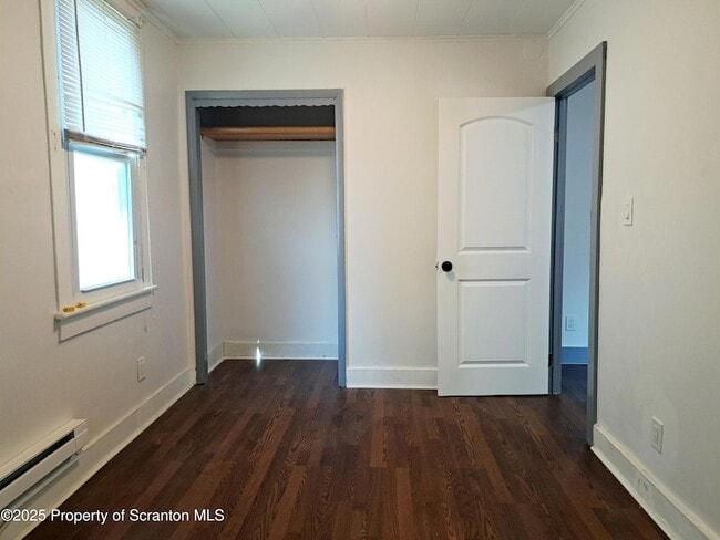 Building Photo - 625 Rosen Ct