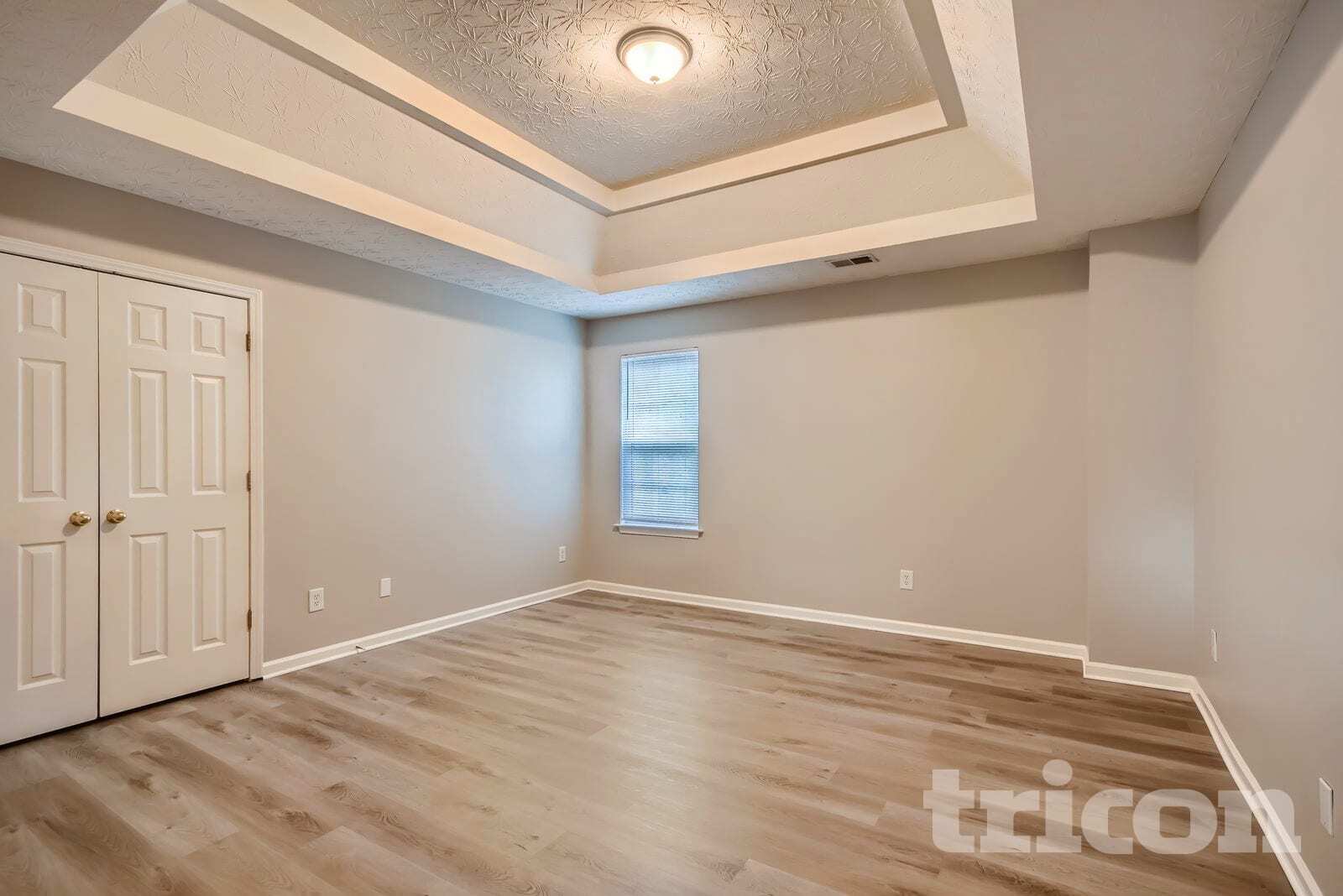 Building Photo - 5005 Eagle Creek Dr