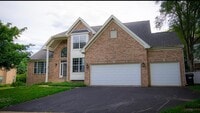 Building Photo - 531 Primrose Ln