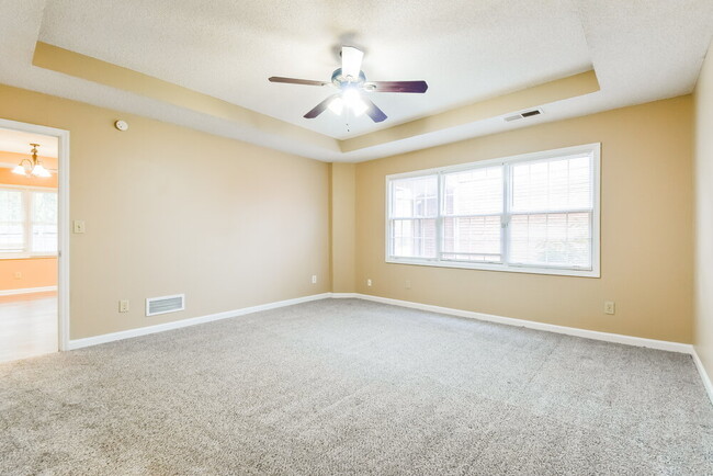 Building Photo - 3330 Salem Cove Dr