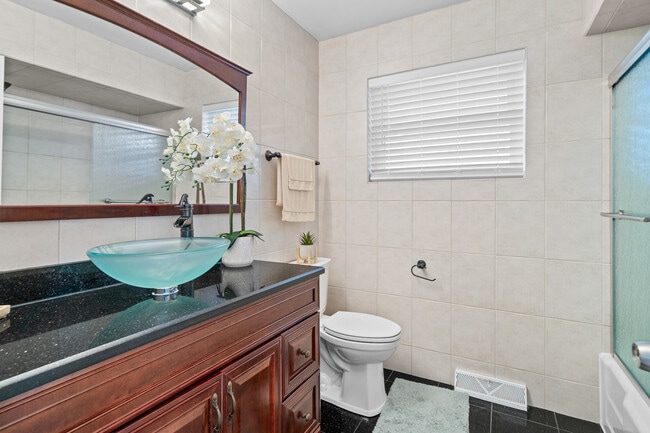 Building Photo - 7625 W Strong St