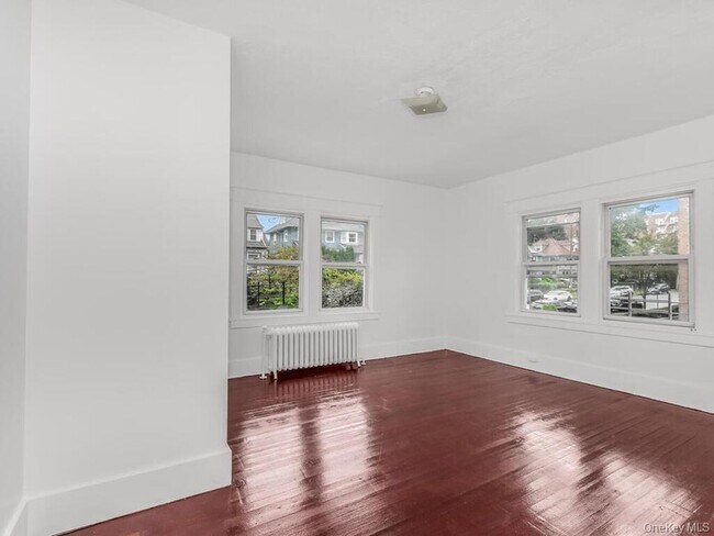 Building Photo - 45 Bayley Ave