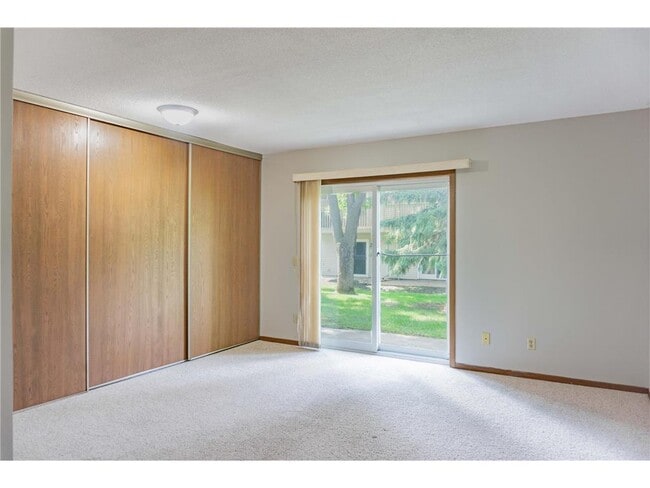 Building Photo - 17494 Pond Cir