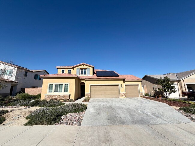 Building Photo - Solar Powered 4 Bedroom 3.5 Bath Sagewood Home with Private Casita & 3 Car Garage