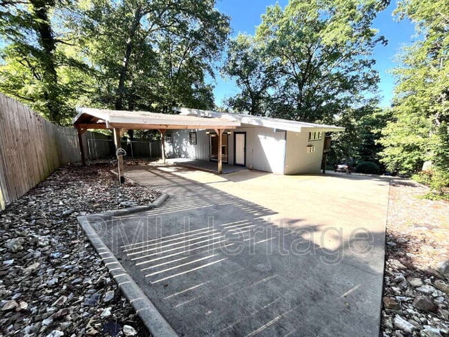 Building Photo - 44 Billingsley Dr