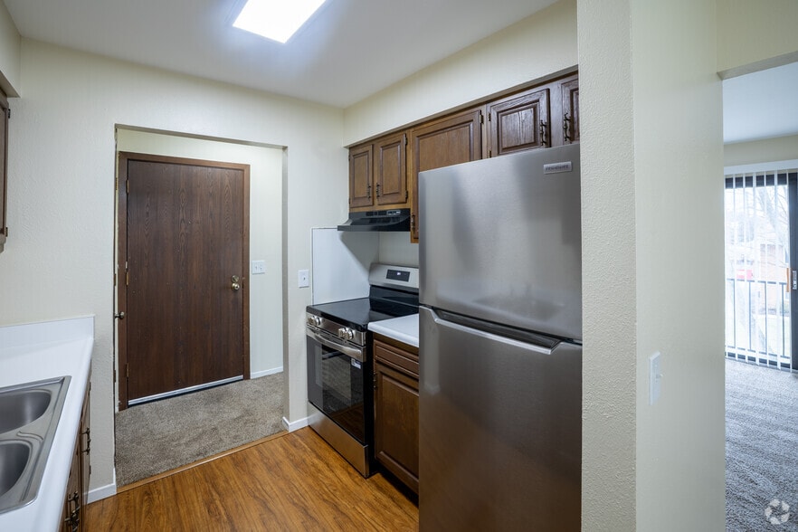 2BR, 1BA - 740SF - Kitchen - Terraceview Apartments