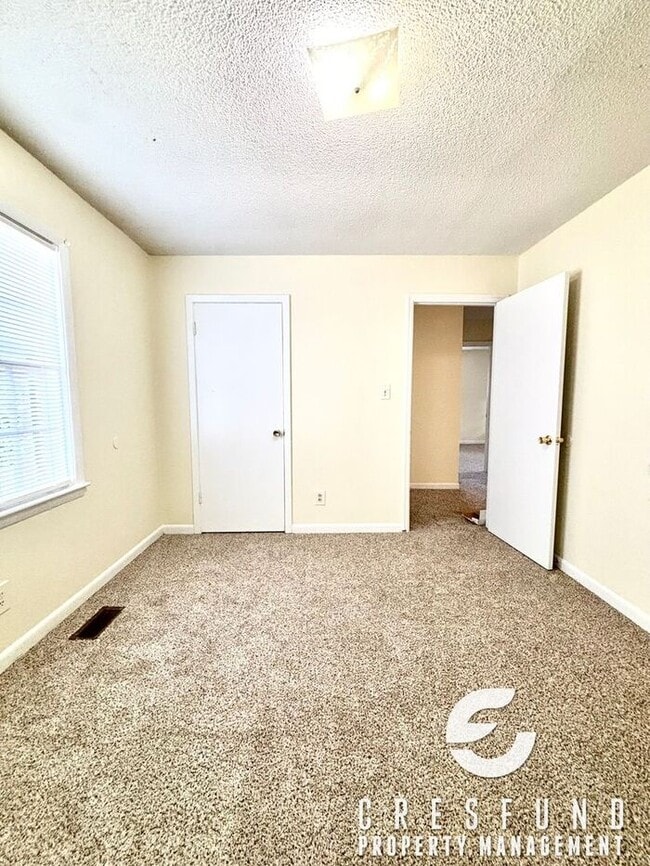 Building Photo - *CHRITMAS SPECIAL LEASE SIGNED BY 12/31/25 GET A MONTH FREE* 3 BEDROOM AVAILABLE NOW - Minutes Fr...