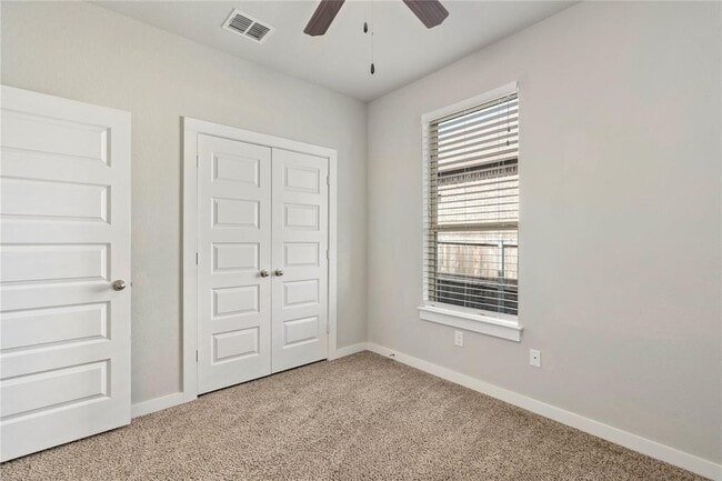 Building Photo - 334 Creekside Curve