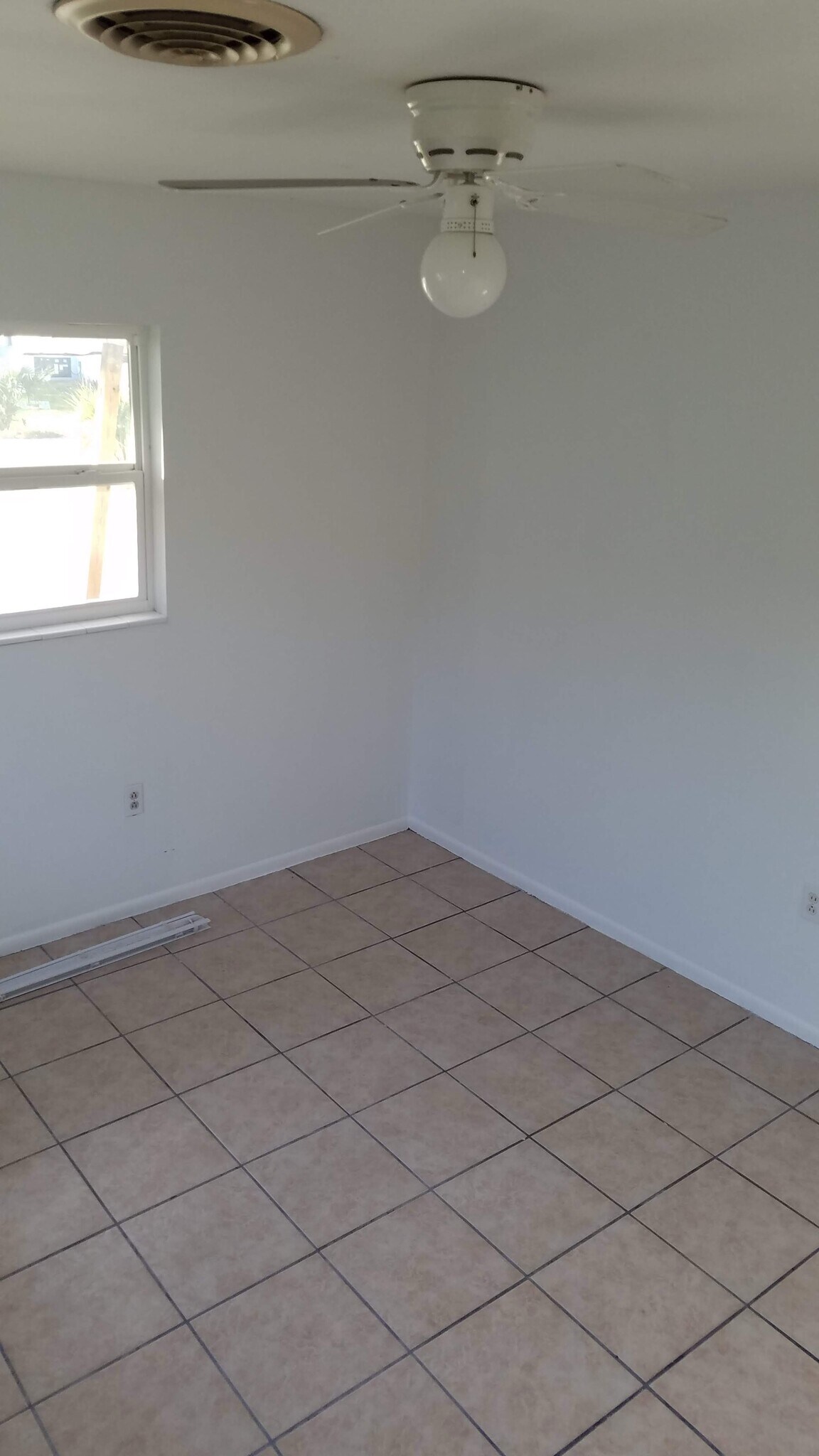 Building Photo - 443 Granada Blvd