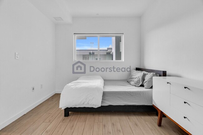 Building Photo - 13045 Pacific Promenade