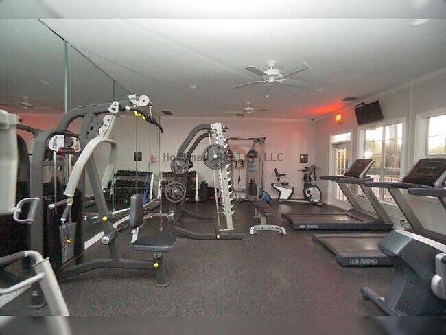 Building Photo - 2-Bed, 2.5-Bath Water-Front Condo in South Tampa