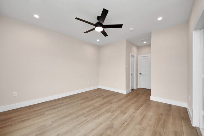 Building Photo - 7542 Charlie St